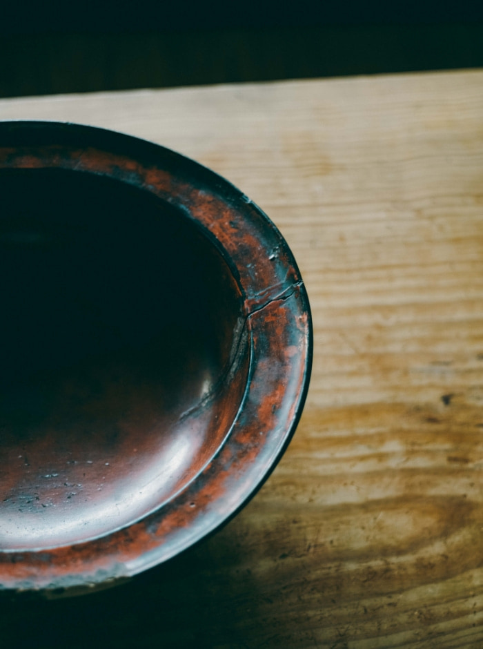漆継ぎでリペアを重ねた漆の器